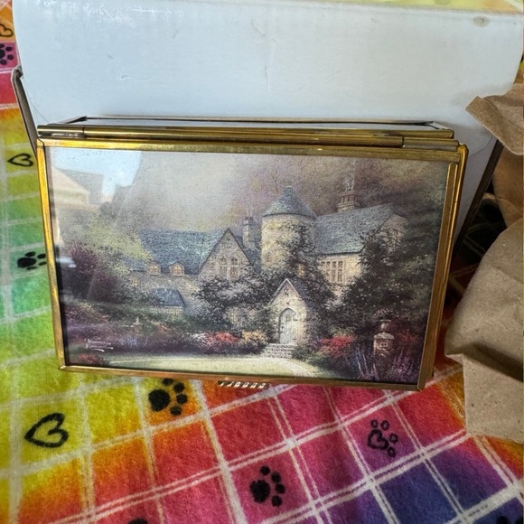 Thomas Kincade the Painter of Light
1999 House with Trees Greeting Box - Picture 4 of 9